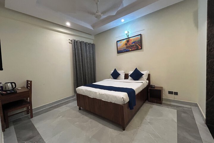 Room 8 of 21
