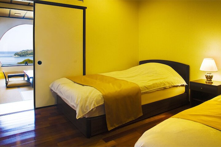 Room 16 of 61