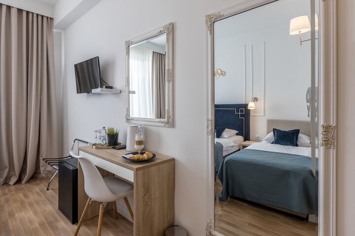 Room 16 of 36