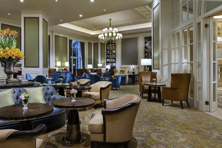 Lounge 129 of 152