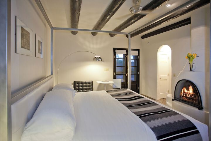 Room 9 of 23