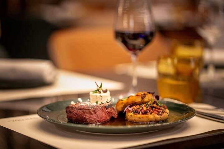 Dining 61 of 108