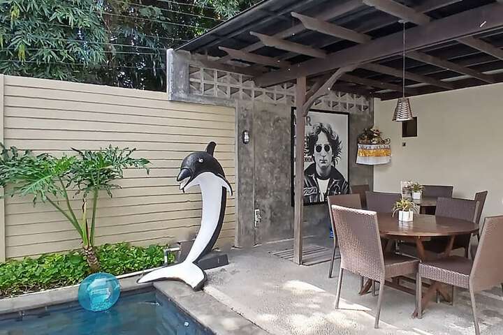 Hotel with Pool