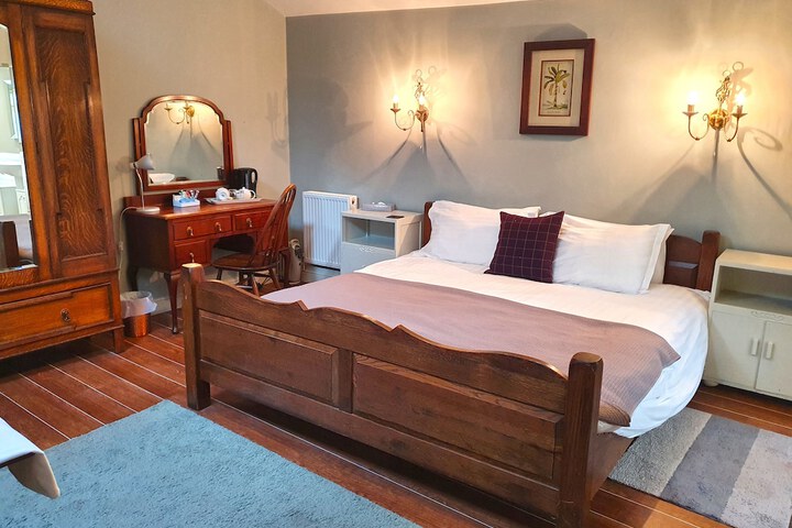Room 10 of 26