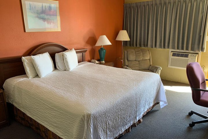 Room 11 of 29