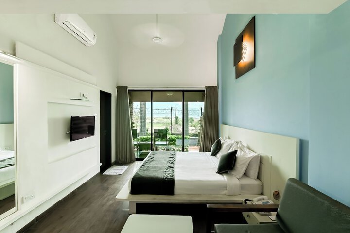 Room 6 of 64