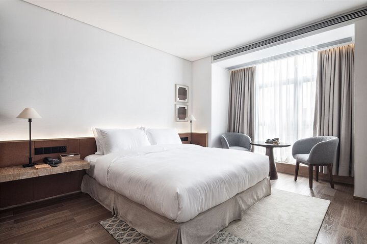 Room 4 of 44