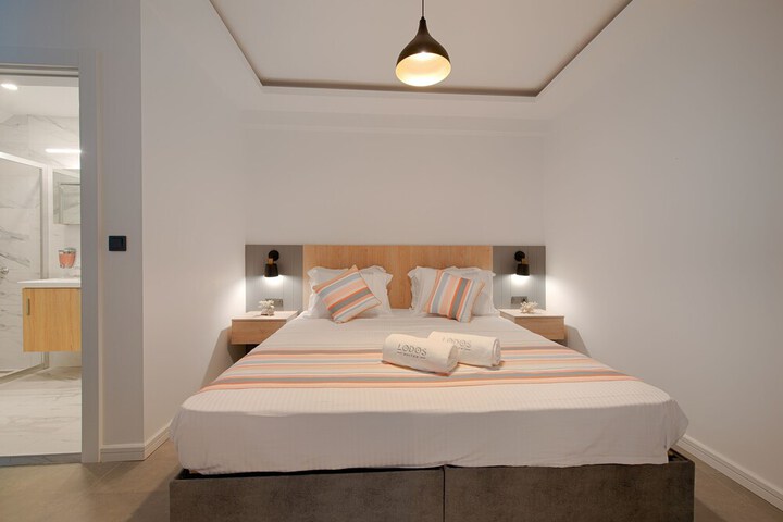 Room 2 of 57