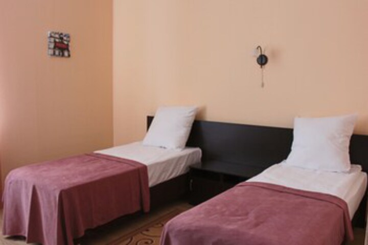Room 13 of 25