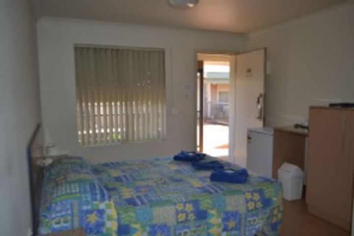 Room 32 of 60