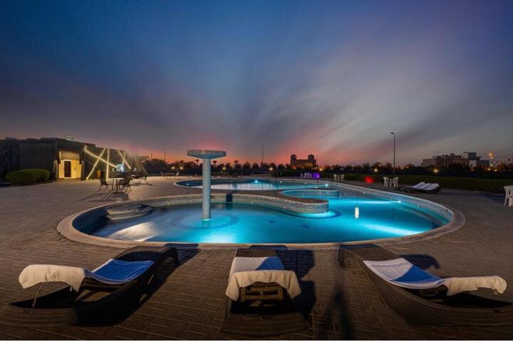 Pool 9 of 15