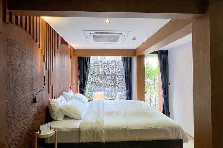 Room 21 of 56