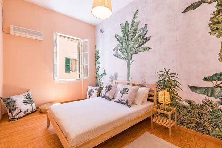 Room 2 of 20