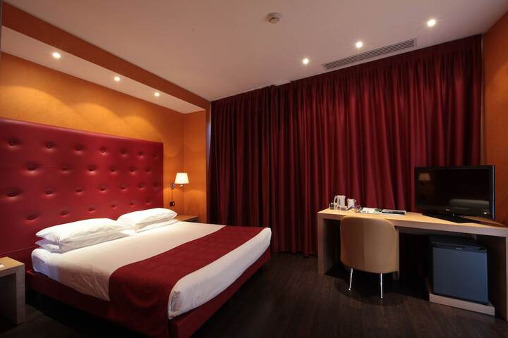 Room 9 of 68