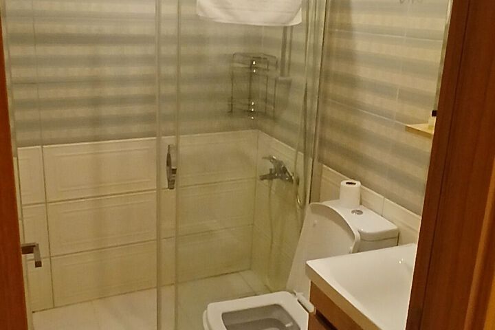 Room 3 of 8