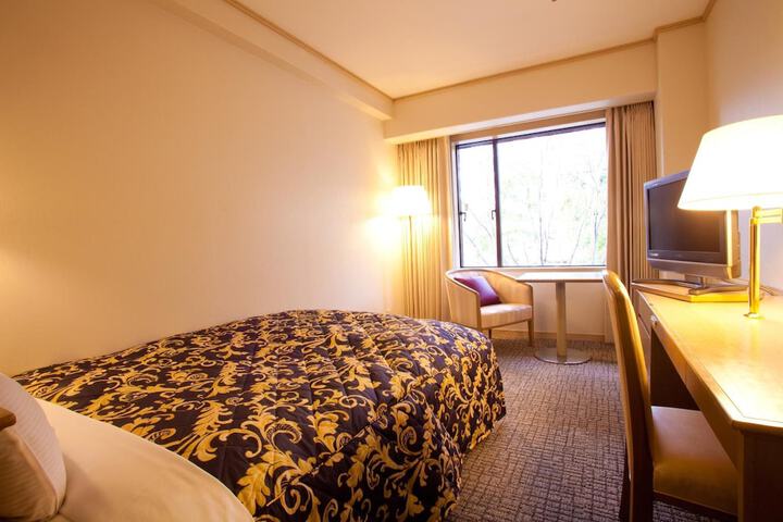 Room 16 of 51