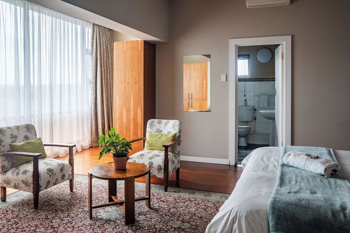 Room 12 of 26