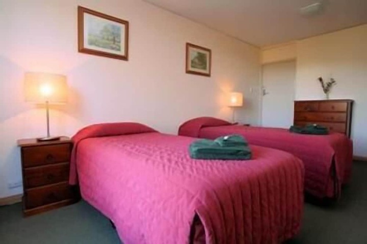 Room 7 of 25