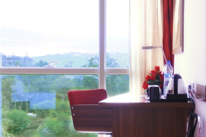 Room 9 of 28