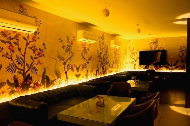 Lounge 108 of 130
