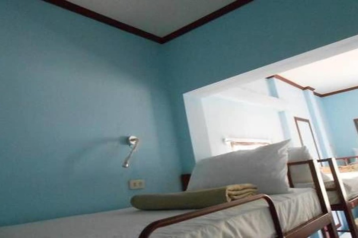 Room 16 of 34
