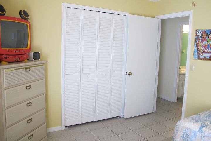 Room 4 of 44