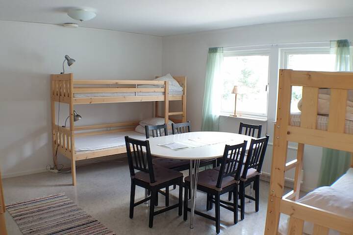 Room 2 of 68