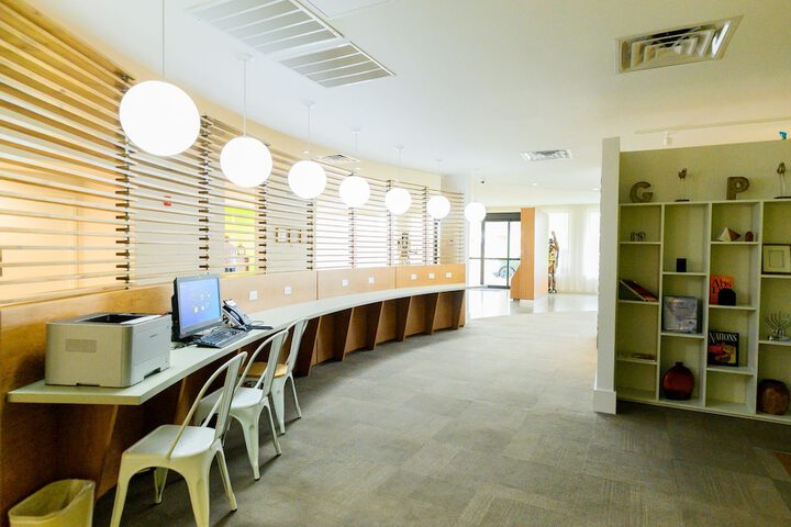 Business Center 81 of 100