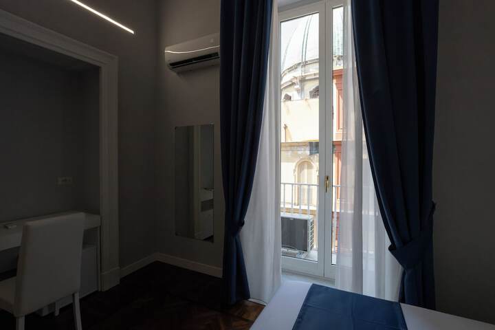 Room 22 of 111