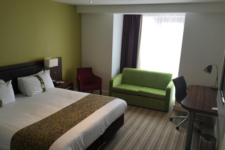 Room 43 of 122