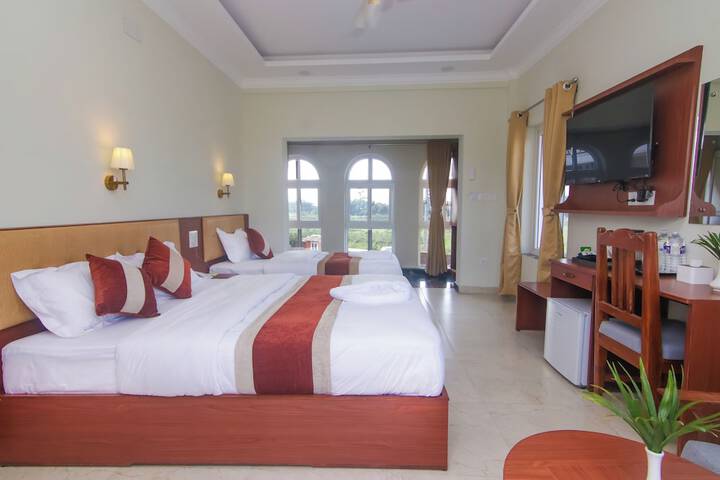 Room 3 of 9