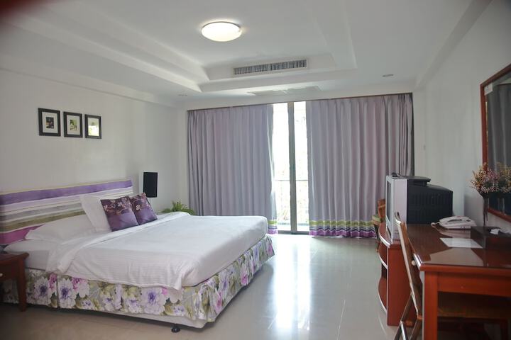 Room 10 of 75