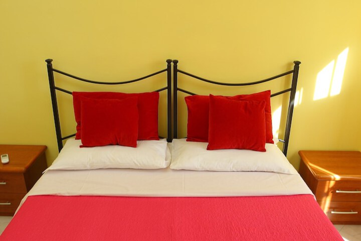 Room 15 of 27