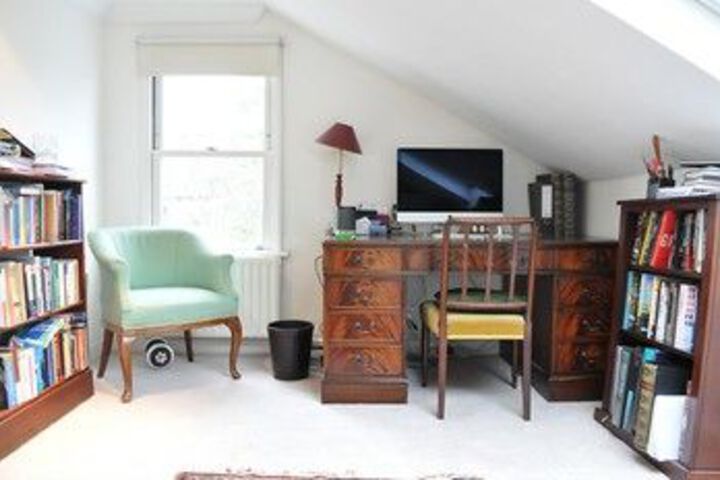 Room 9 of 21