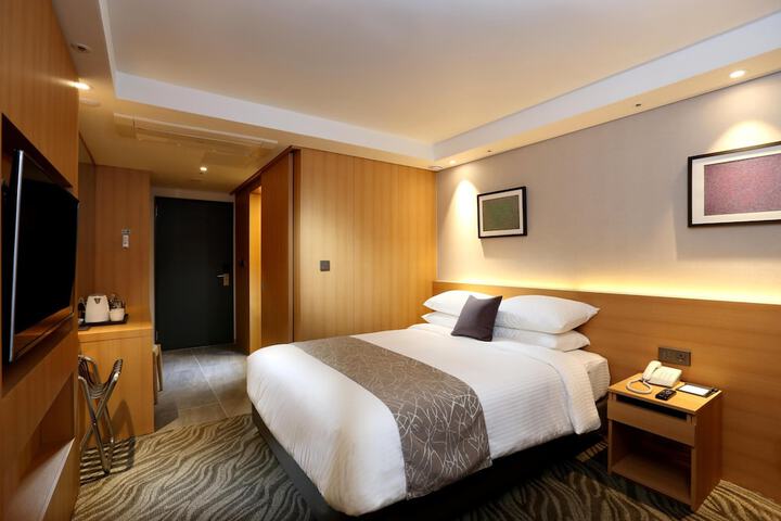 Room 15 of 143