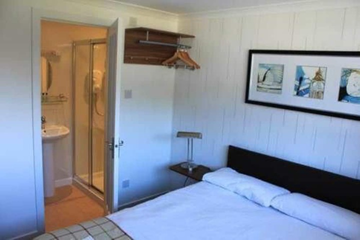 Room 5 of 34