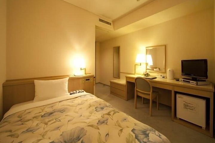 Room 8 of 20