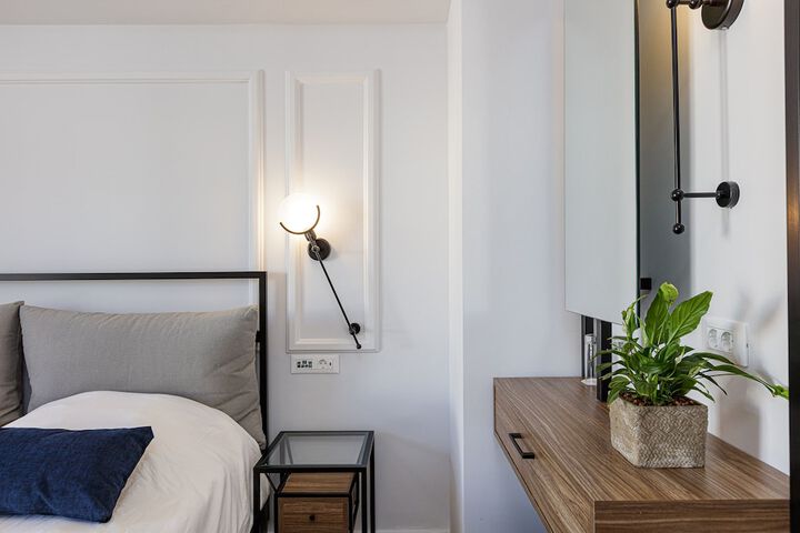 Room 12 of 96