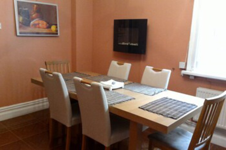 Dining 10 of 47