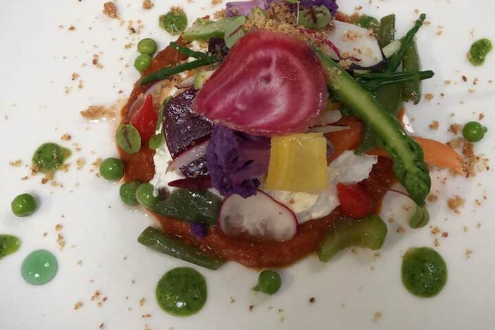 Dining 35 of 45