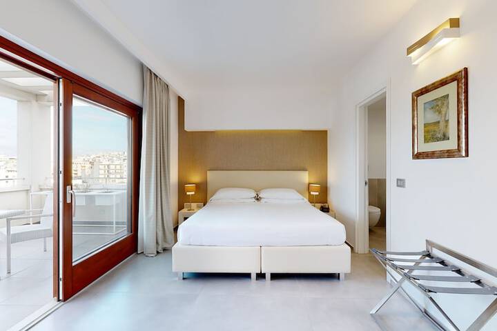 Room 43 of 94