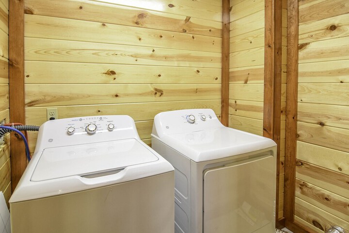 Laundry 26 of 42