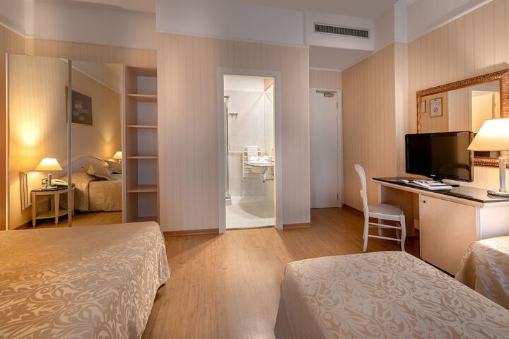 Room 29 of 53
