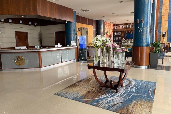 Entrance & Lobby