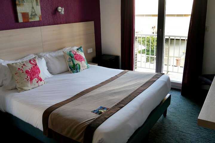 Room 16 of 35