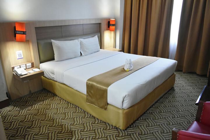 Room 26 of 82
