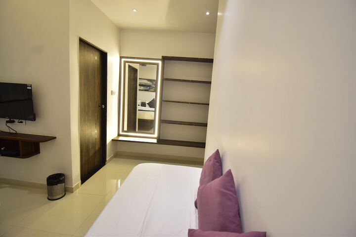 Room 21 of 33