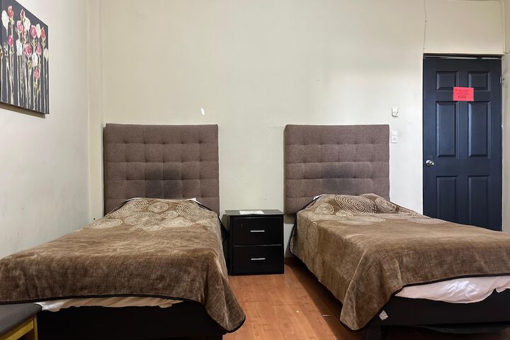 Room 7 of 13