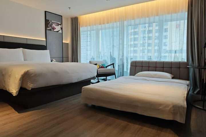Room 40 of 96
