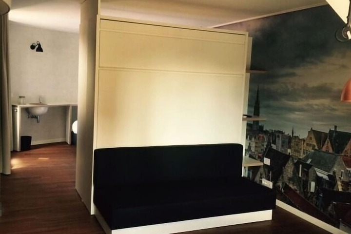 Room 53 of 62